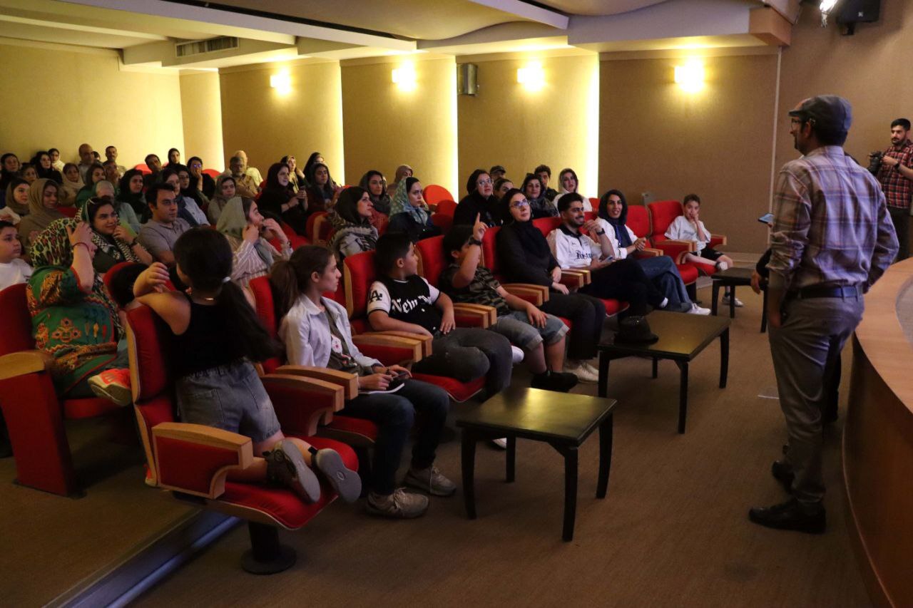 استقبال مردم از ستاره&zwnj;شناسی در کتابخانه و موزه ملی ملک