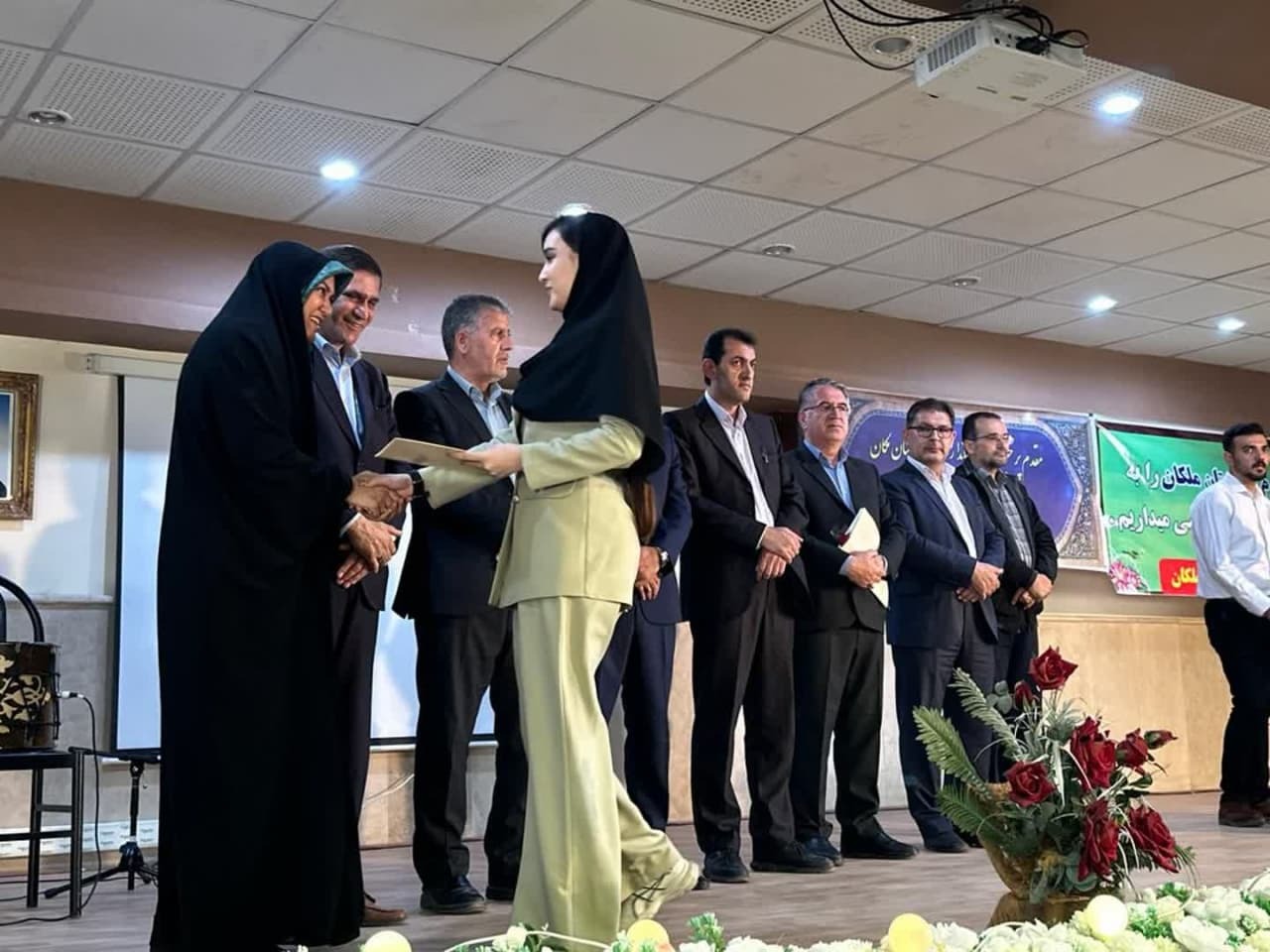 فرهنگ جامعه زیربنای همه مسائل کشور است فرهنگ جامعه زیربنای همه مسائل کشور است