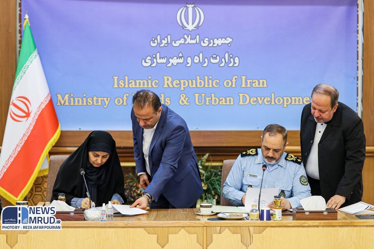 همکاری وزارت راه و شهرسازی و وزارت دفاع و پشتیبانی نیروهای مسلح برای ساخت مسکن همکاری وزارت راه و شهرسازی و وزارت دفاع و پشتیبانی نیروهای مسلح برای ساخت مسکن