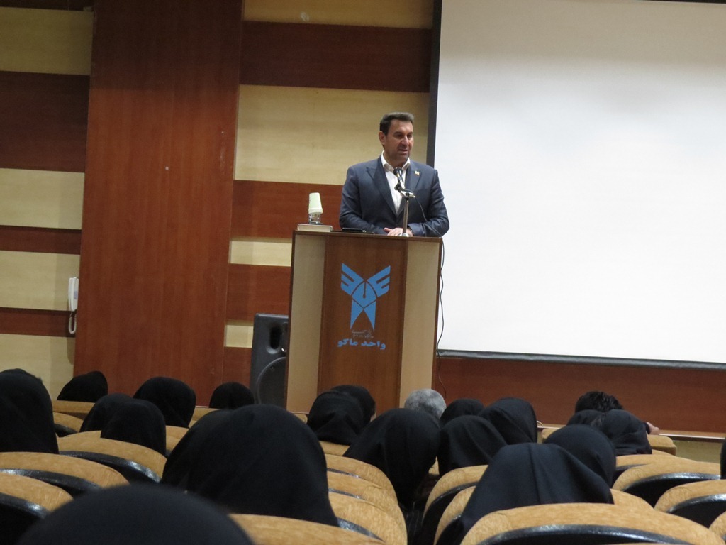 تجلیل از استادان با تأکید بر عشق و محبت در تعلیم