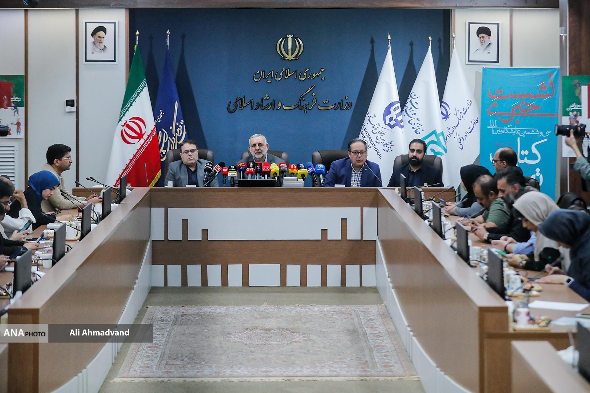 قالیباف نمایشگاه کتاب تهران را افتتاح می‌کند/ همه ناشران نمایشگاه سی و ششم زیر سقف می‌روند