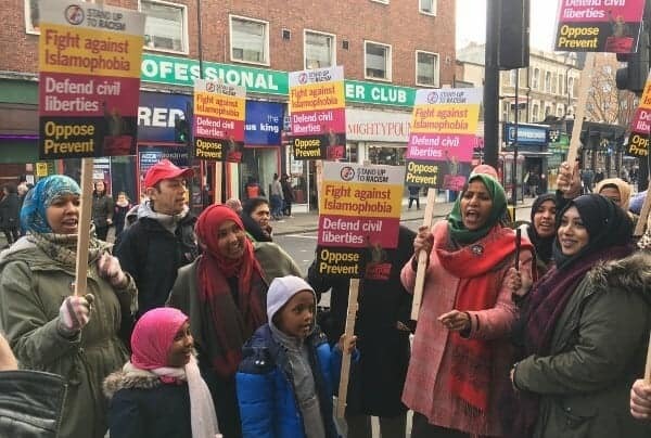 وقتی حجاب در لندن نماد اعتراض میشود وقتی حجاب در لندن نماد اعتراض میشود