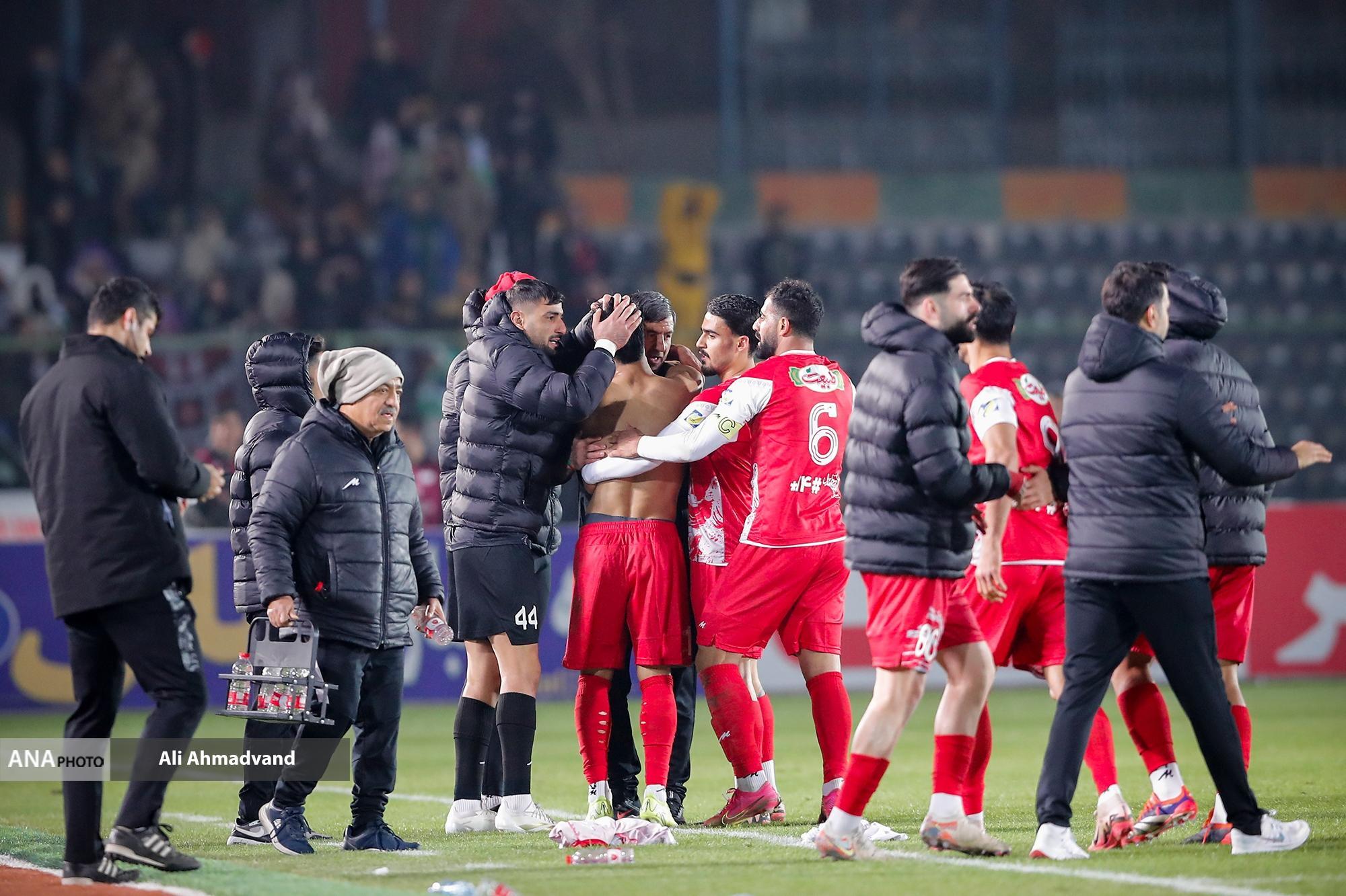آخرین تقابل خیبر و پرسپولیس| از خوشامد هواداران تا علامت «هیس» علیپور به تماشاگران خیبر/ اولین گل آل کثیر و اخطار جدی داور به دقیقی آخرین تقابل خیبر و پرسپولیس| از خوشامد هواداران تا علامت «هیس» علیپور به تماشاگران خیبر/ اولین گل آل کثیر و اخطار جدی داور به دقیقی