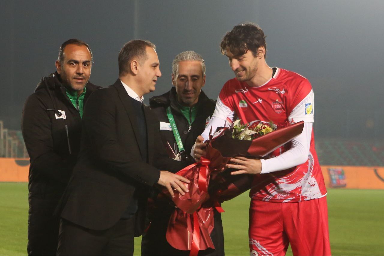 آخرین تقابل خیبر و پرسپولیس| از خوشامد هواداران تا علامت «هیس» علیپور به تماشاگران خیبر/ اولین گل آل کثیر و اخطار جدی داور به دقیقی آخرین تقابل خیبر و پرسپولیس| از خوشامد هواداران تا علامت «هیس» علیپور به تماشاگران خیبر/ اولین گل آل کثیر و اخطار جدی داور به دقیقی