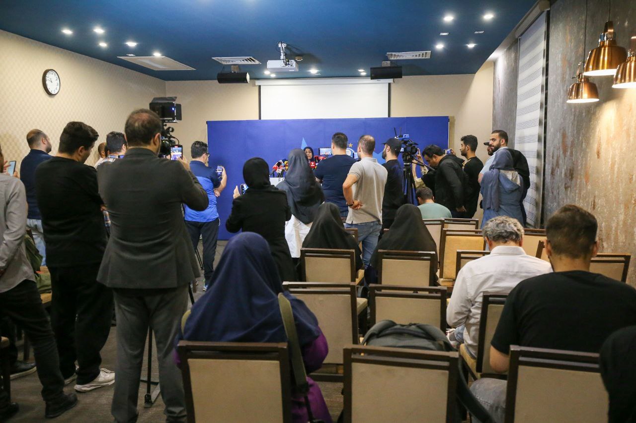 معضل جدید استقلال بعد از توییت های تاجرنیا واژهای به نام «سخنگو»/ اردوگاه آبی در مرحله پرت معضل جدید استقلال بعد از توییت های تاجرنیا واژهای به نام «سخنگو»/ اردوگاه آبی در مرحله پرت