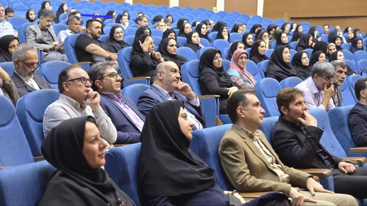 استقبال از نوآوری و کمک استادان برای روزآمدی شیوههای آموزش استقبال از نوآوری و کمک استادان برای روزآمدی شیوههای آموزش