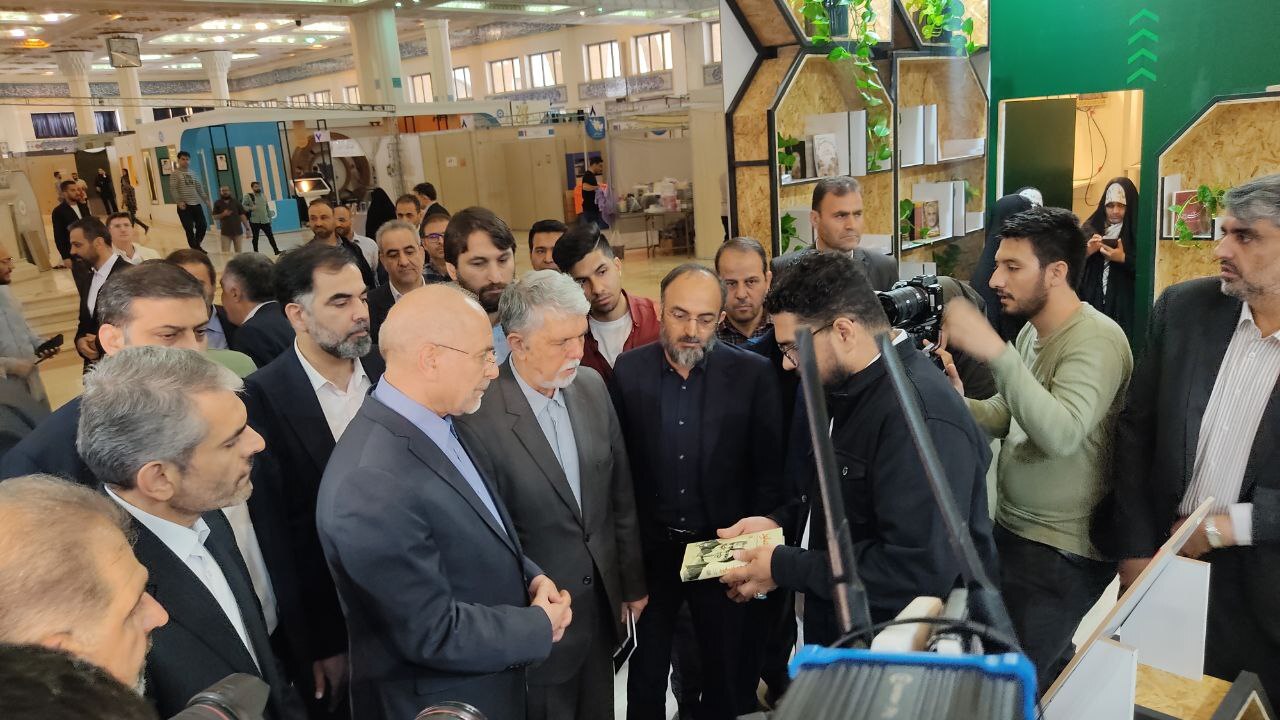 بازدید رئیس مجلس از سطح نمایشگاه کتاب پیش از افتتاح+ فیلم و عکس بازدید رئیس مجلس از سطح نمایشگاه کتاب پیش از افتتاح+ فیلم و عکس