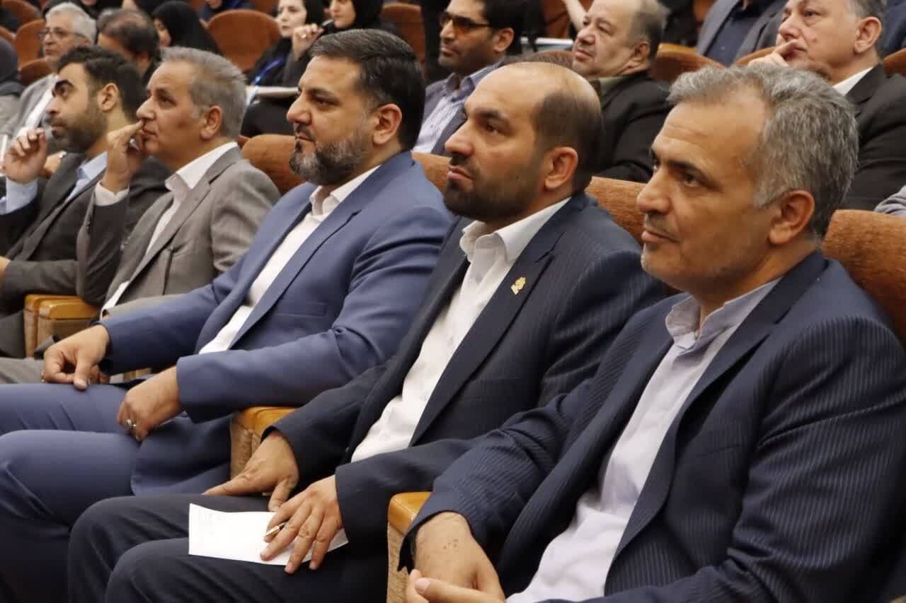 اختصاص ۵۰ رساله دکتری به برنامه علمی حاشیه‌نشینی دانشگاه آزاد