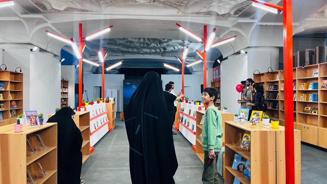 غرفه هایی که تازه چشم باز کردند/آغازی آرام برای دنیای شاد کتاب ها غرفه هایی که تازه چشم باز کردند/آغازی آرام برای دنیای شاد کتاب ها