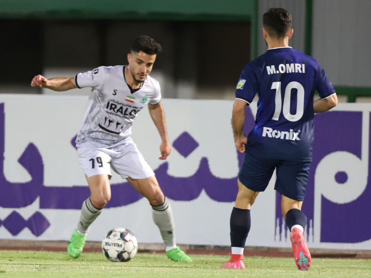 از فحاشی و کتک زدن سرپرست پرسپولیس تا درگیری شدید هواداران استقلال خوزستان/ اعتراض تماشاگران سپاهان به کارترون و خروج کاپیتان و سرپرست تراکتور با موتور