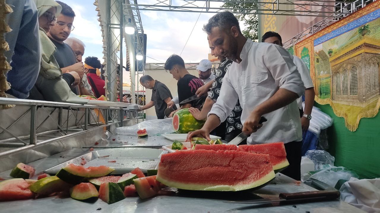 پایتخت عطر حرم رضوی گرفت/ اجتماع امام رضایی‌ها از میدان هفت تیر تا بلوار کشاورز