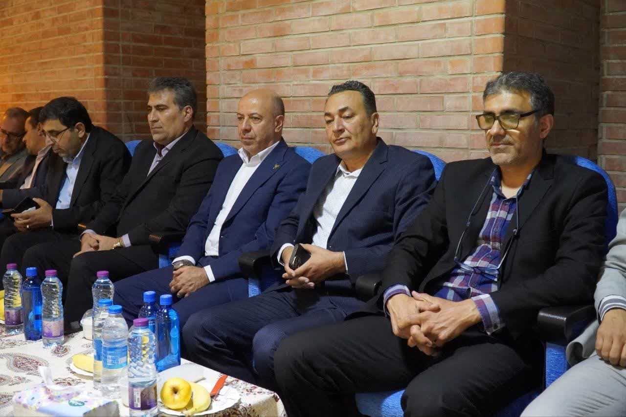 تفاهمنامه همکاری کمیته فوتسال فدراسیون فوتبال با دانشگاه آزاد منعقد میشود تفاهمنامه همکاری کمیته فوتسال فدراسیون فوتبال با دانشگاه آزاد منعقد میشود