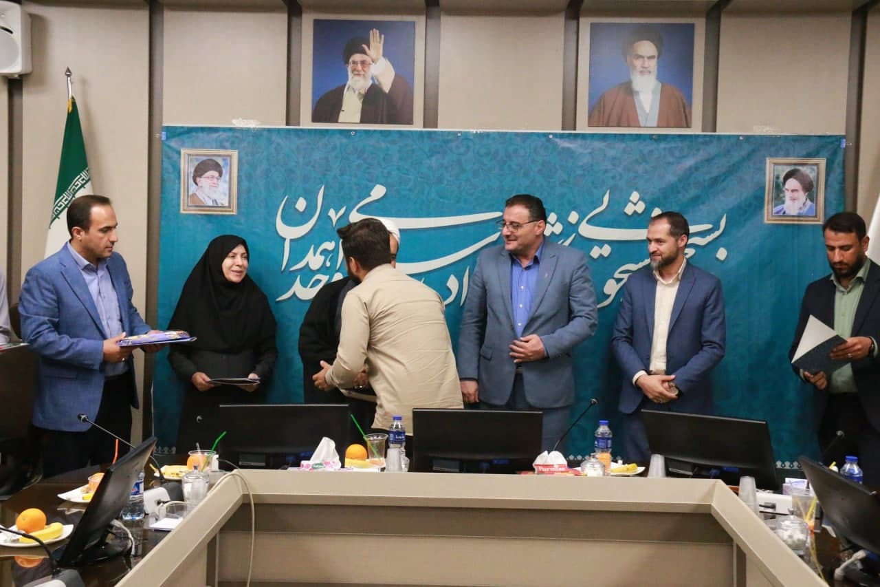 لزوم برنامه‌ریزی هوشمندانه برای تقویت هویت اسلامی و ملی جوانان