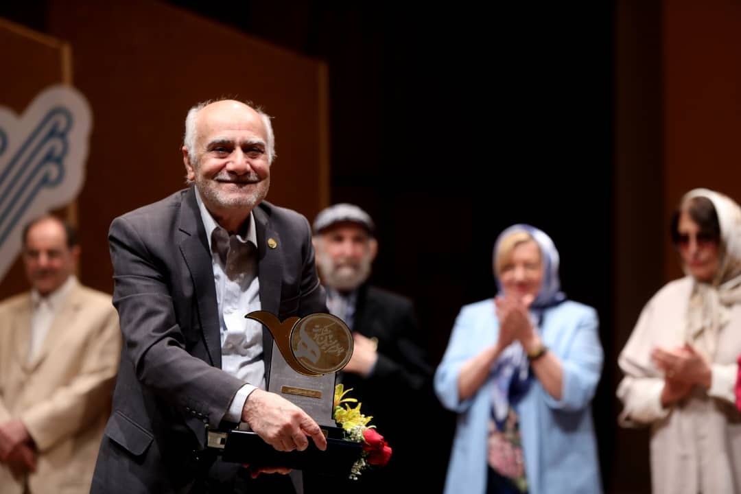 «سرو ایرانی» به ایستادگان صبور آموزش هنر رسید «سرو ایرانی» به ایستادگان صبور آموزش هنر رسید