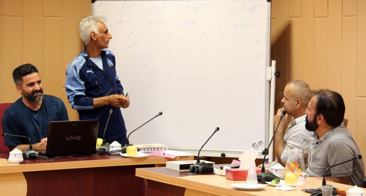 آغاز مسابقات بدمینتون کارکنان و اعضای هیئت‌ علمی دانشگاه آزاد در خمین