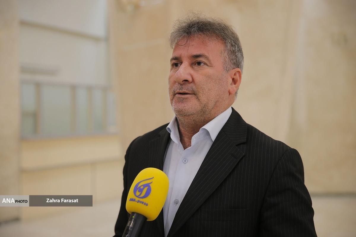 حاجی‌پور: فراکسیون تسهیل تجارت مجلس با گران شدن تعرفه اینترنت مخالف است