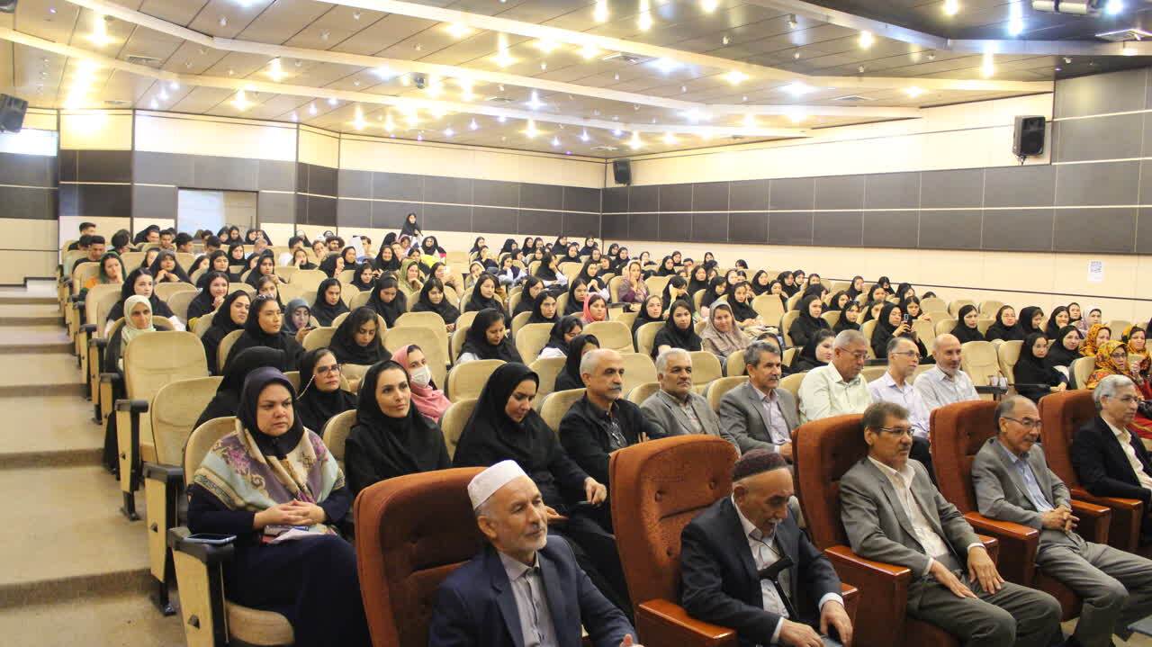 شعر مختومقلی آینهای از اندیشه قرآنی، سنت نبوی و اخلاق انسانی است شعر مختومقلی آینهای از اندیشه قرآنی، سنت نبوی و اخلاق انسانی است