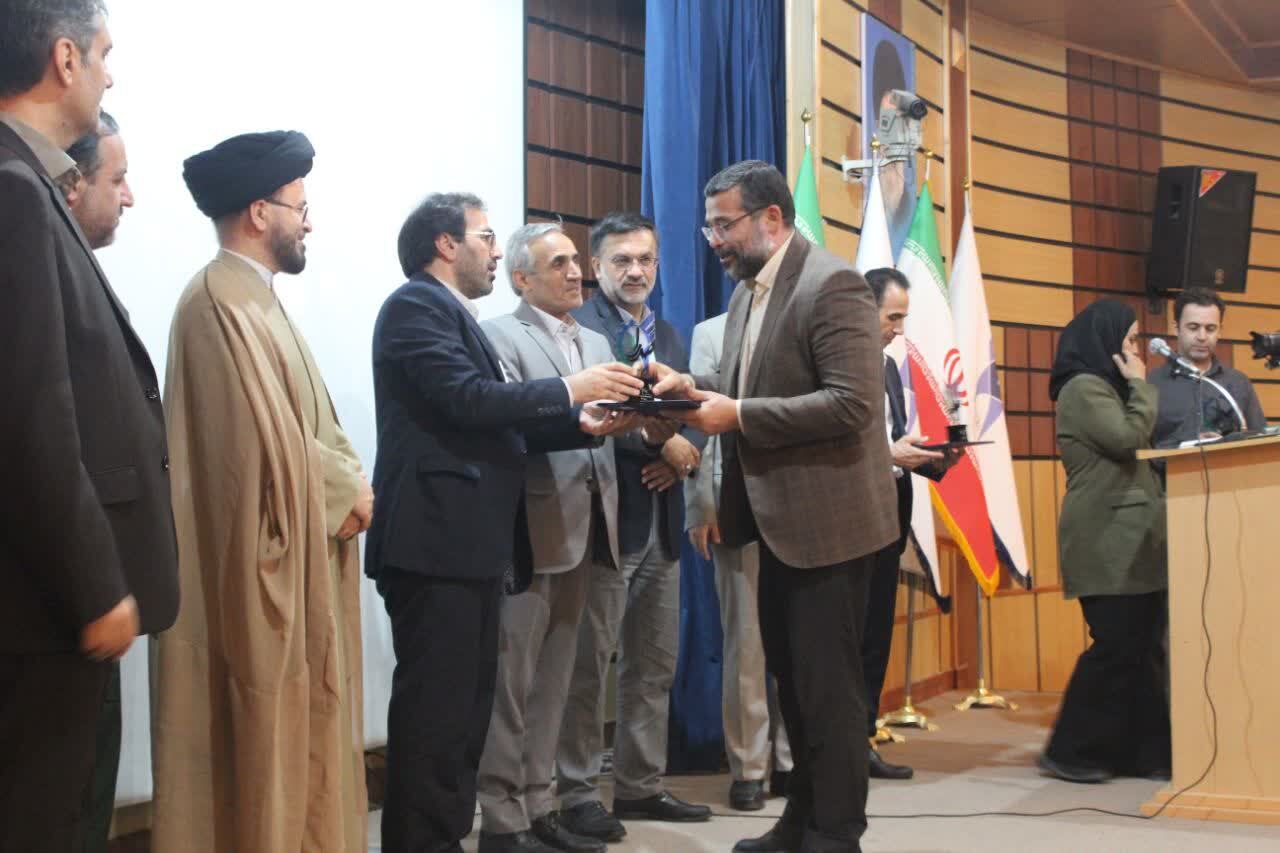 رباط کریم با بیش از ۲ هزار واحد صنعتی آماده جهش علمی - صنعتی؛ «صدرا» مسیری برای شناسایی نخبگان رباط کریم با بیش از ۲ هزار واحد صنعتی آماده جهش علمی - صنعتی؛ «صدرا» مسیری برای شناسایی نخبگان