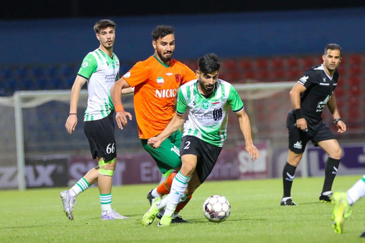 ادامه شعارهای هواداران پرسپولیس علیه درویش و شکست قابل پیش بینی استقلال برابر سپاهان/ جشن قهرمانی تراکتور در ورزشگاه حریف ادامه شعارهای هواداران پرسپولیس علیه درویش و شکست قابل پیش بینی استقلال برابر سپاهان/ جشن قهرمانی تراکتور در ورزشگاه حریف