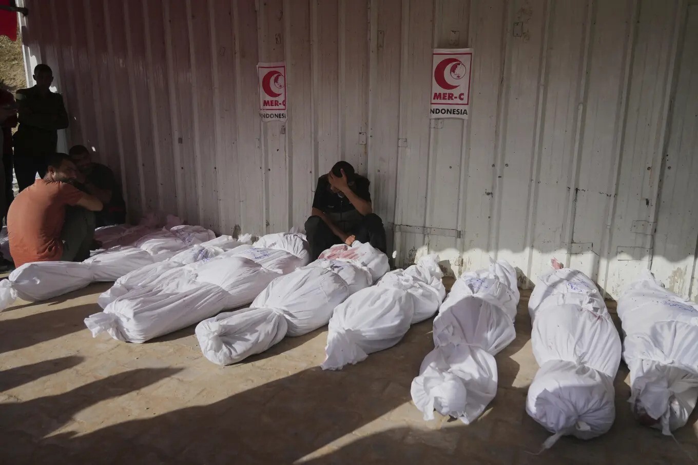 پارادوکس دیپلماسی منفعت‌محور: تحلیل نقش منفعل رهبران عرب در مدیریت بحران غزه