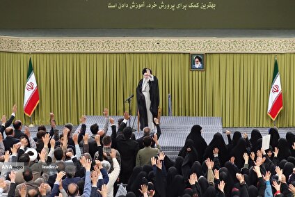 دیدار هزاران نفر از معلمان سراسر کشور با رهبر معظم انقلاب