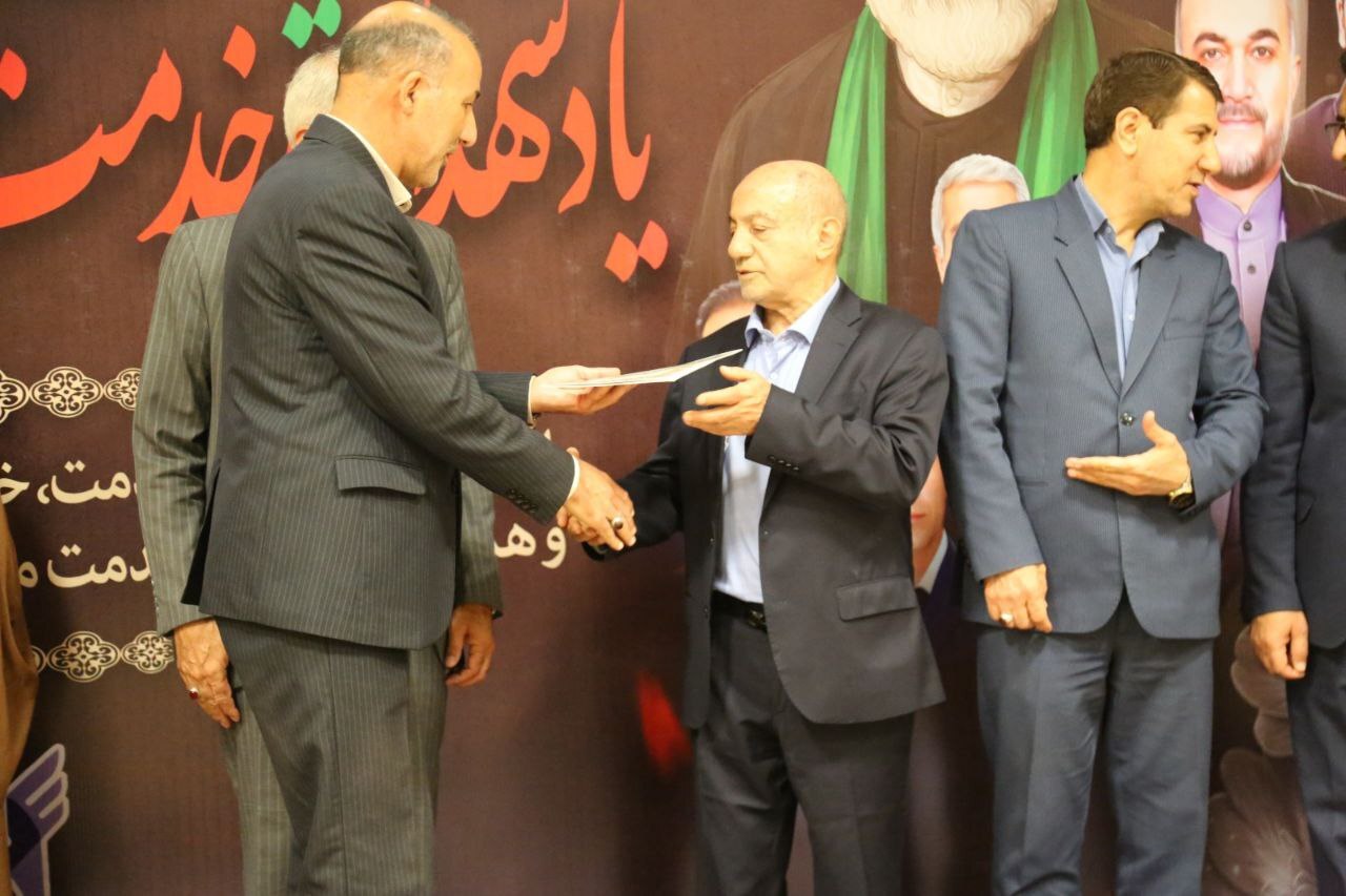 از بوسه بر دستان پدر آبرسانی کشور تا تداوم راه سراسر نورانی شهید رئیسی توسط دولتمردان