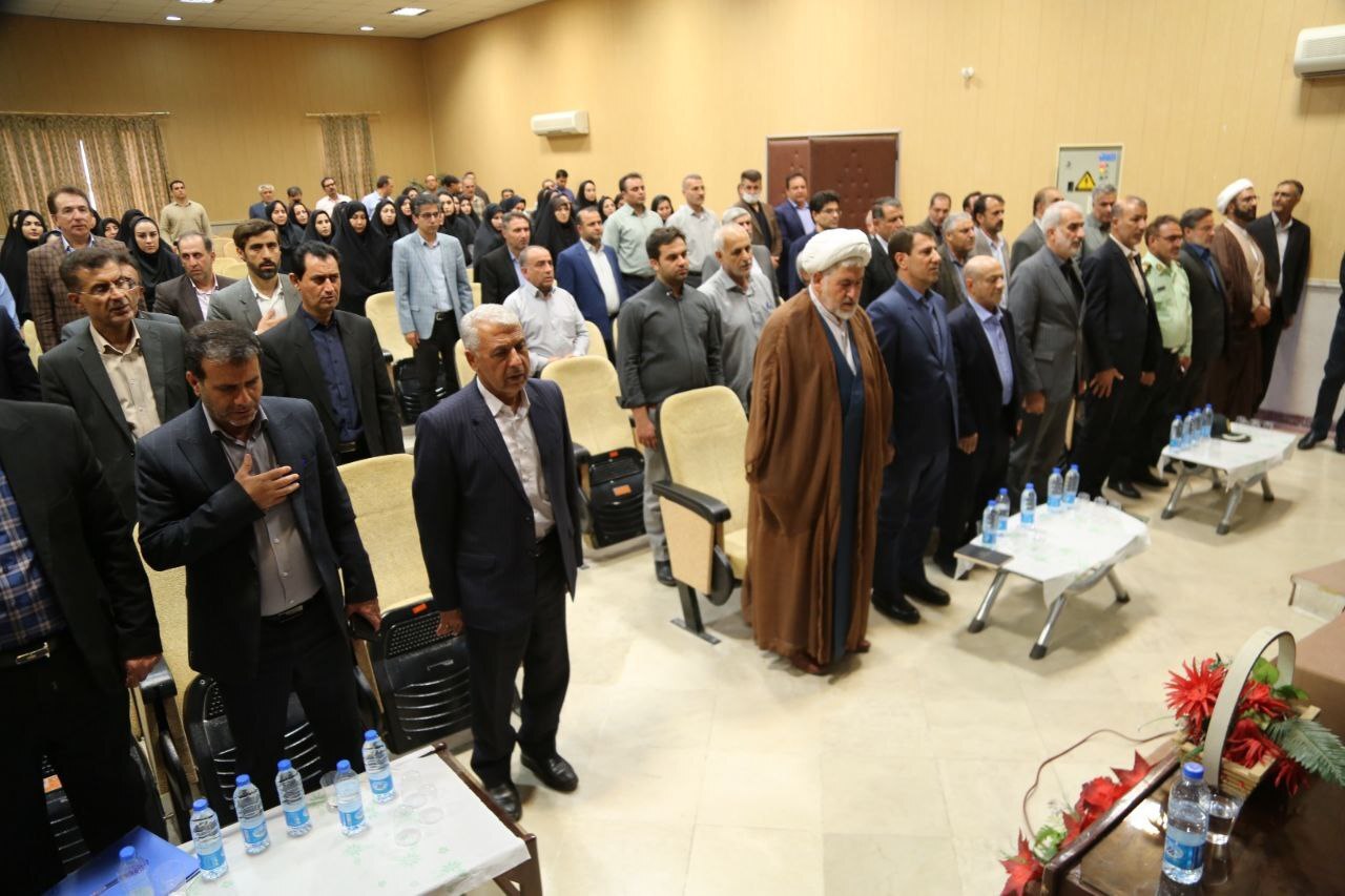 از بوسه بر دستان پدر آبرسانی کشور تا تداوم راه سراسر نورانی شهید رئیسی توسط دولتمردان از بوسه بر دستان پدر آبرسانی کشور تا تداوم راه سراسر نورانی شهید رئیسی توسط دولتمردان