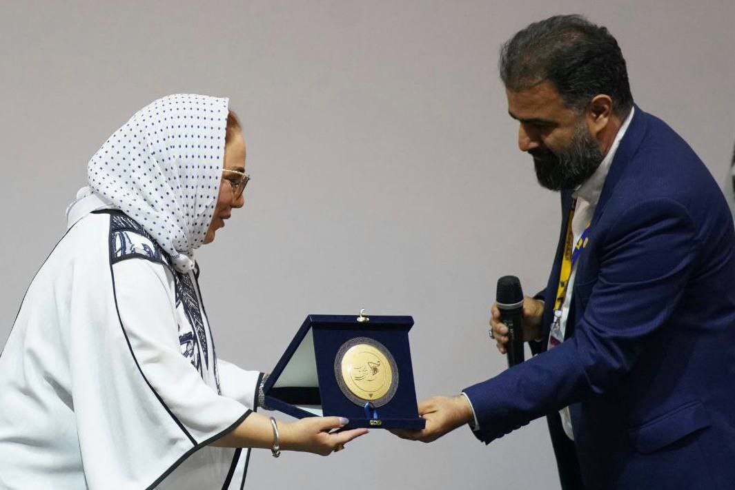 به احترام مردم و شهدای وطن به جشنواره فیلم مقاومت آمدم به احترام مردم و شهدای وطن به جشنواره فیلم مقاومت آمدم