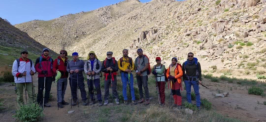 از دفتر تا قله؛ بانویی که با اراده آهنین لالهزار کرمان را فتح کرد از دفتر تا قله؛ بانویی که با اراده آهنین لالهزار کرمان را فتح کرد