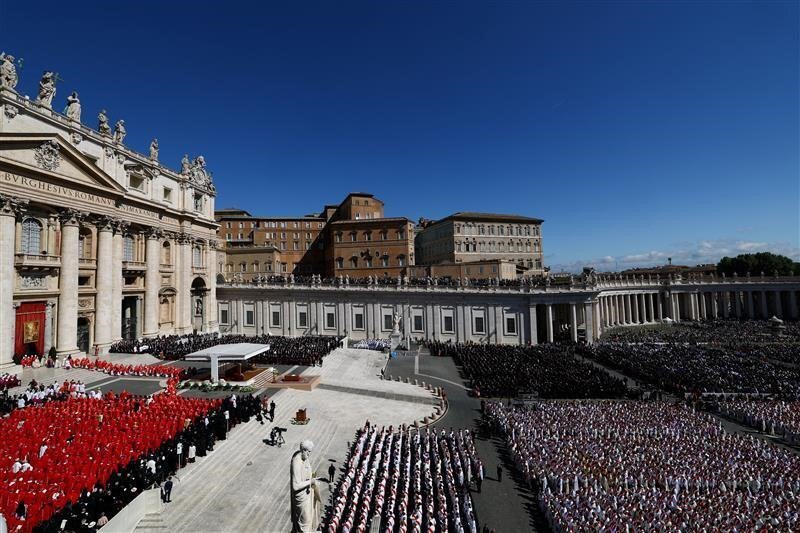 برگزاری مراسم تشییع پیکر پاپ فرانسیس در رُم برگزاری مراسم تشییع پیکر پاپ فرانسیس در رُم