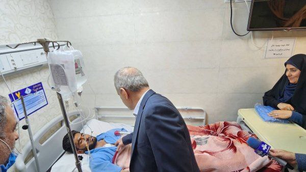 پزشکیان: آمده‌ایم از نزدیک مسائل حادثه انفجار بندرعباس را پیگیری کنیم/ بازدید از مجروحان حادثه بندر شهید رجایی