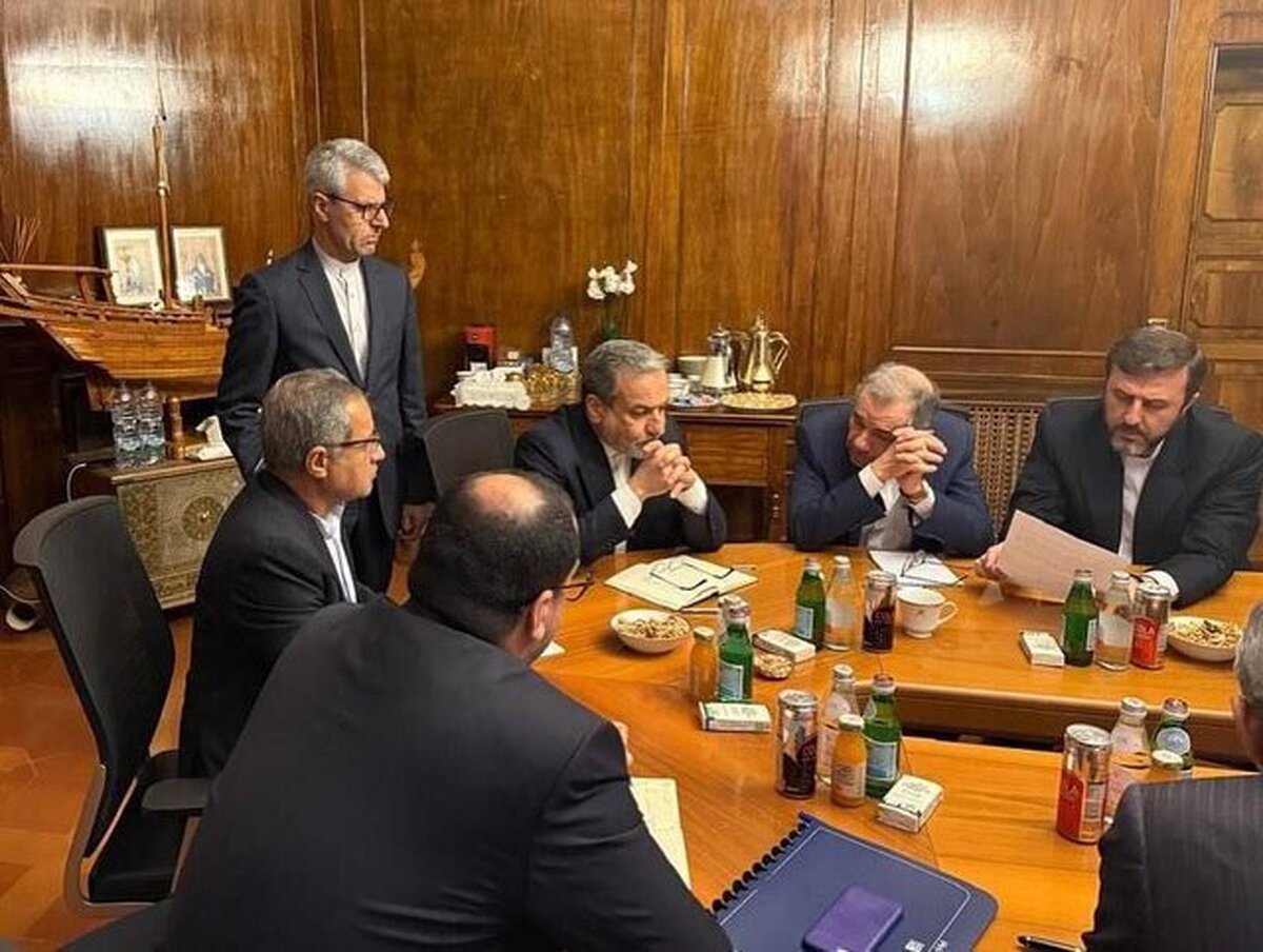 تأکید ایران بر لغو عملی تحریم‌ها در مذاکرات هسته‌ای  غنی‌سازی و توان دفاعی خط قرمز است