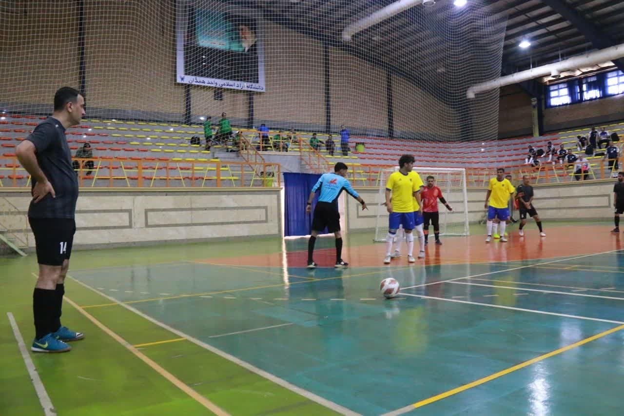 مسابقات فوتسال دانشگاه آزاد در ایستگاه پنجم؛ اراک یکهتاز/نبرد برای صعود به اوج رسید مسابقات فوتسال دانشگاه آزاد در ایستگاه پنجم؛ اراک یکهتاز/نبرد برای صعود به اوج رسید