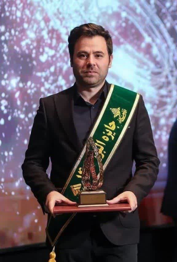 جایزه البرز به فناور مرکز رشد دانشگاه آزاد رسید جایزه البرز به فناور مرکز رشد دانشگاه آزاد رسید