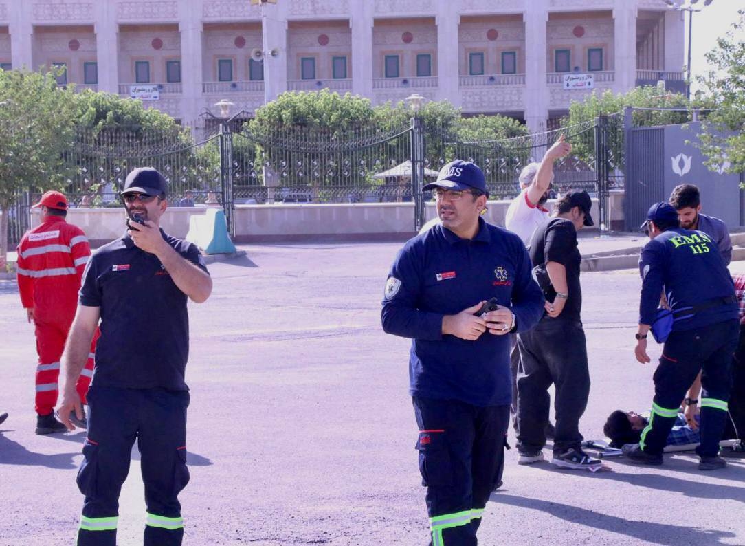 مانور سراسری آمادگی نیروهای امدادی در آستانه مراسم ارتحال امام خمینی (ره) برگزار شد مانور سراسری آمادگی نیروهای امدادی در آستانه مراسم ارتحال امام خمینی (ره) برگزار شد