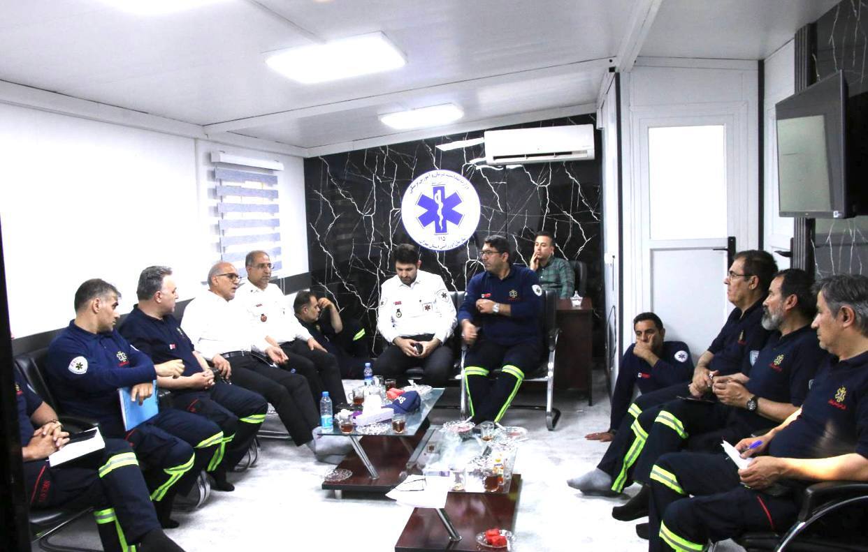 مانور سراسری آمادگی نیروهای امدادی در آستانه مراسم ارتحال امام خمینی (ره) برگزار شد مانور سراسری آمادگی نیروهای امدادی در آستانه مراسم ارتحال امام خمینی (ره) برگزار شد