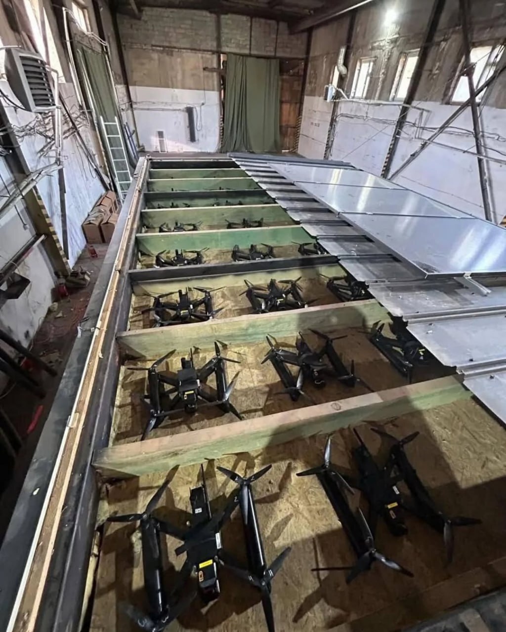 تصاویر ماهواره‌ای از خسارات وارده به پایگاه هوایی روسیه پس از حمله پهپادی