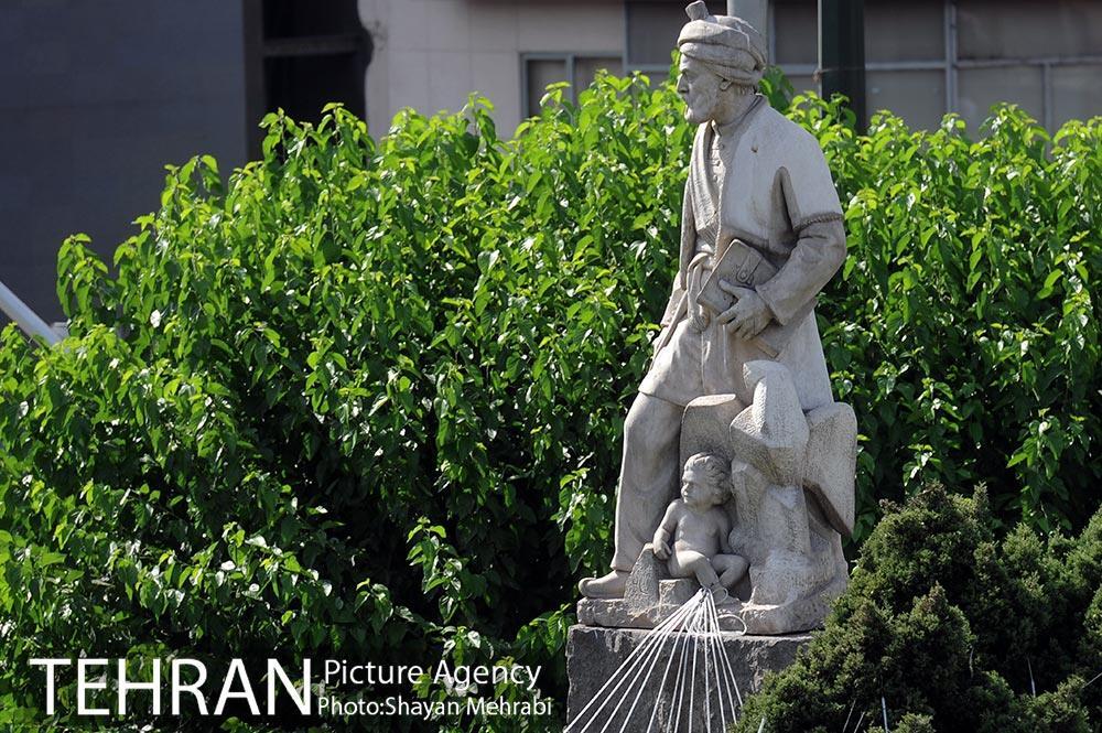 ۶۵سالگی یک اتفاق هنری در میدان فردوسی/ مجسمهای که از پایتخت به زادگاه حکیم توس رفت ۶۵سالگی یک اتفاق هنری در میدان فردوسی/ مجسمهای که از پایتخت به زادگاه حکیم توس رفت