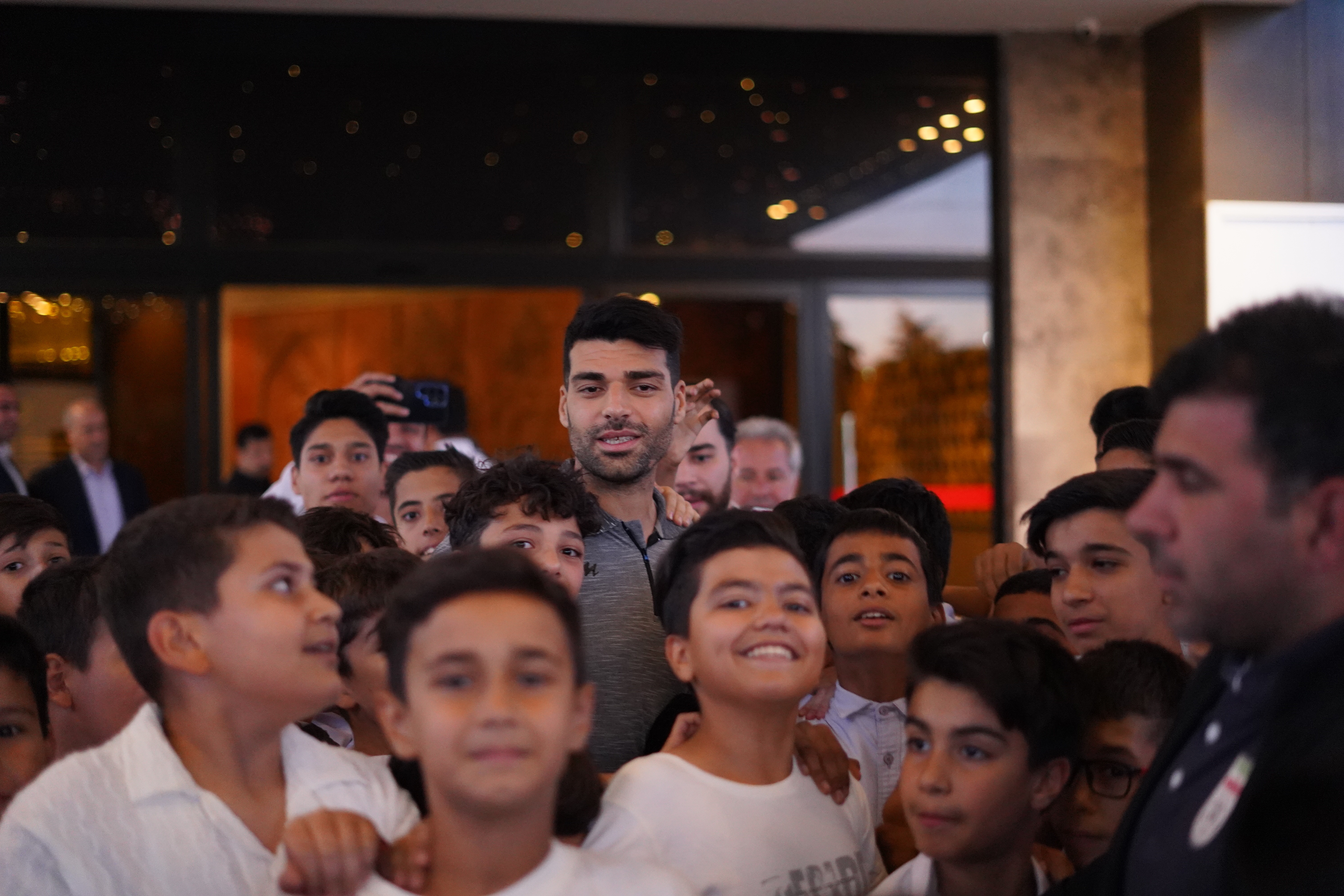 دیدار اعضای تیم ملی با نونهالان فوتبالیست دیدار اعضای تیم ملی با نونهالان فوتبالیست