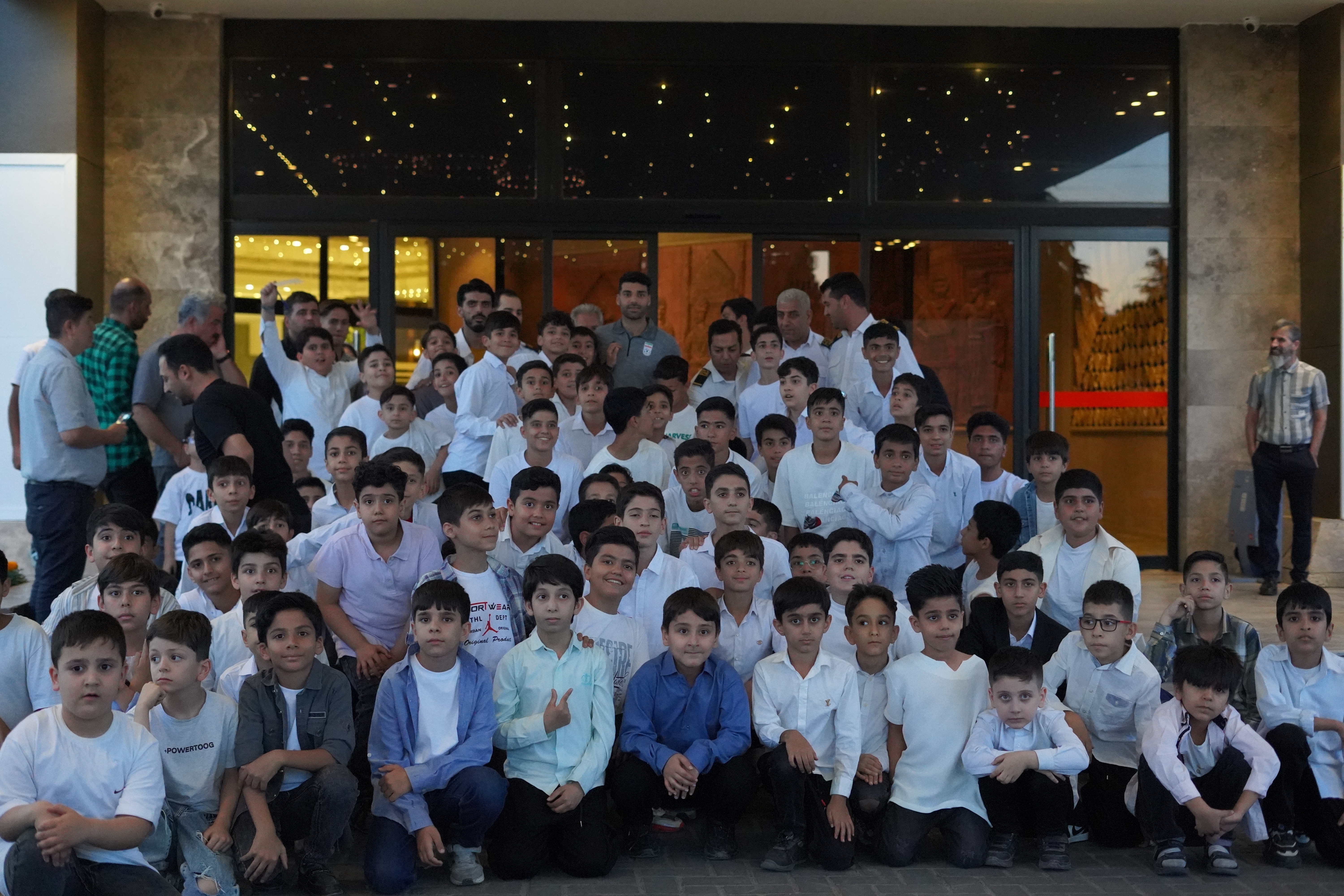 دیدار اعضای تیم ملی با نونهالان فوتبالیست