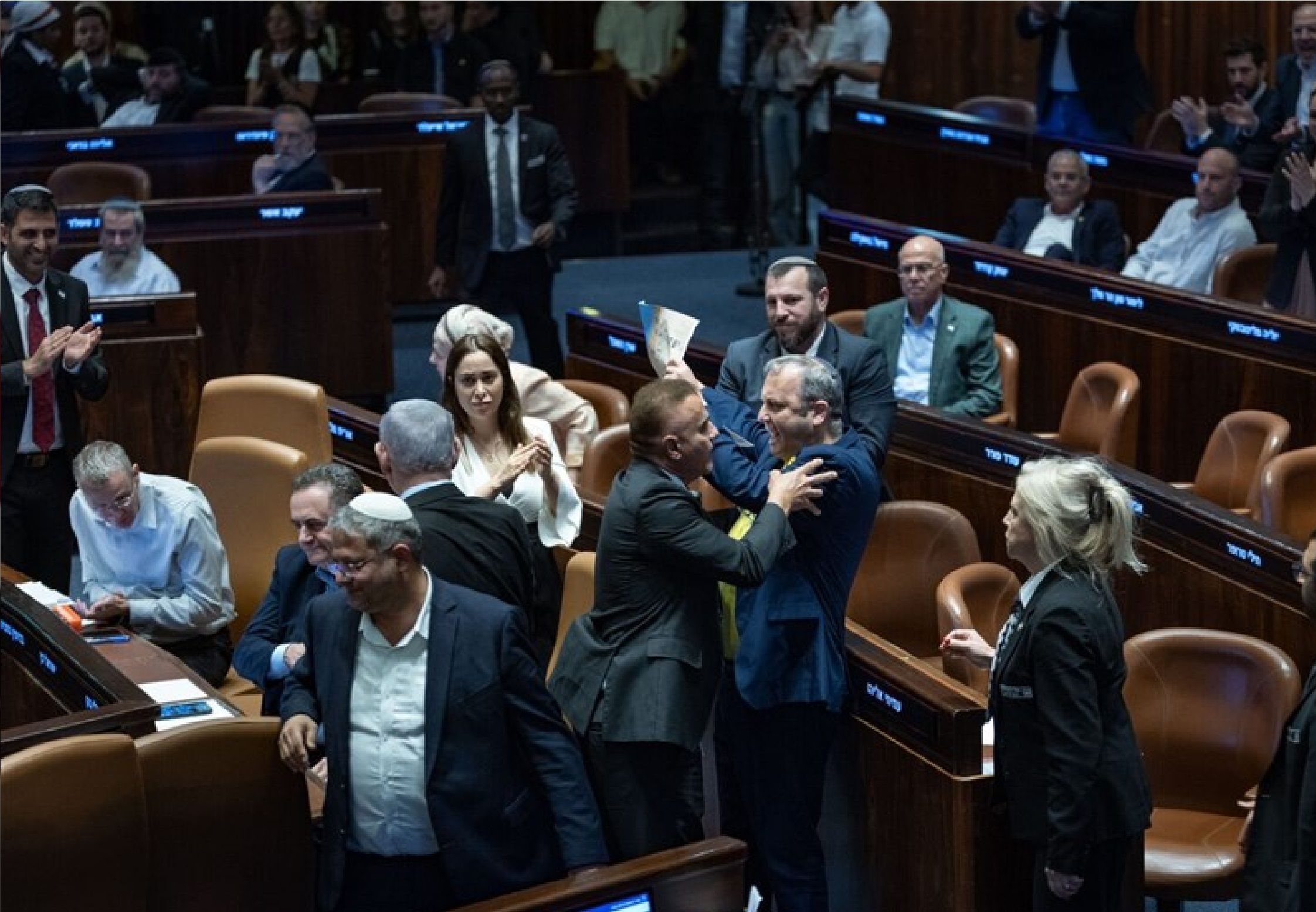 یورش ارتش اسرائیل به کشتی «مادلین» در آب‌های بین‌المللی؛ فعالان حقوق بشر قربانی دزدی دریایی صهیونیست‌ها