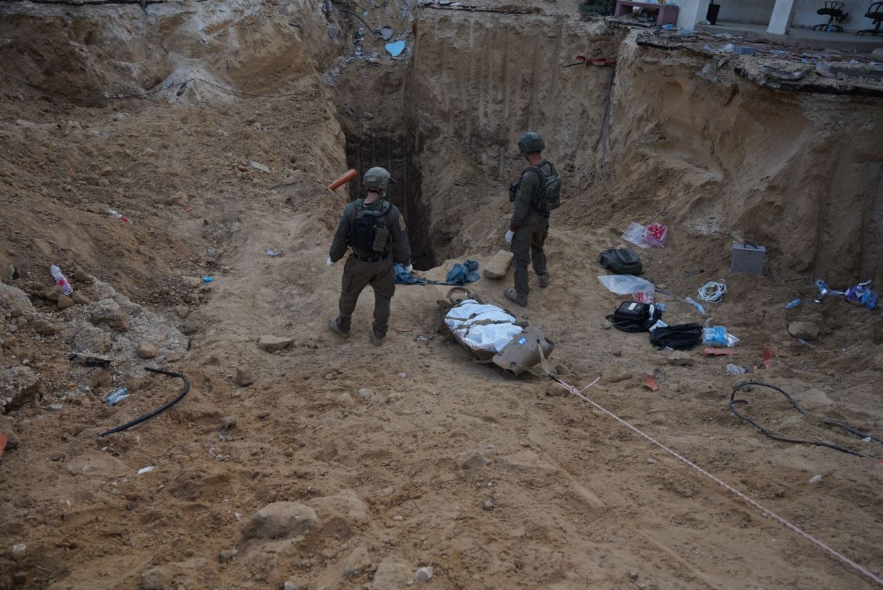 بررسی ادعای صهیونیستها درباره شهادت محمد سنوار بررسی ادعای صهیونیستها درباره شهادت محمد سنوار