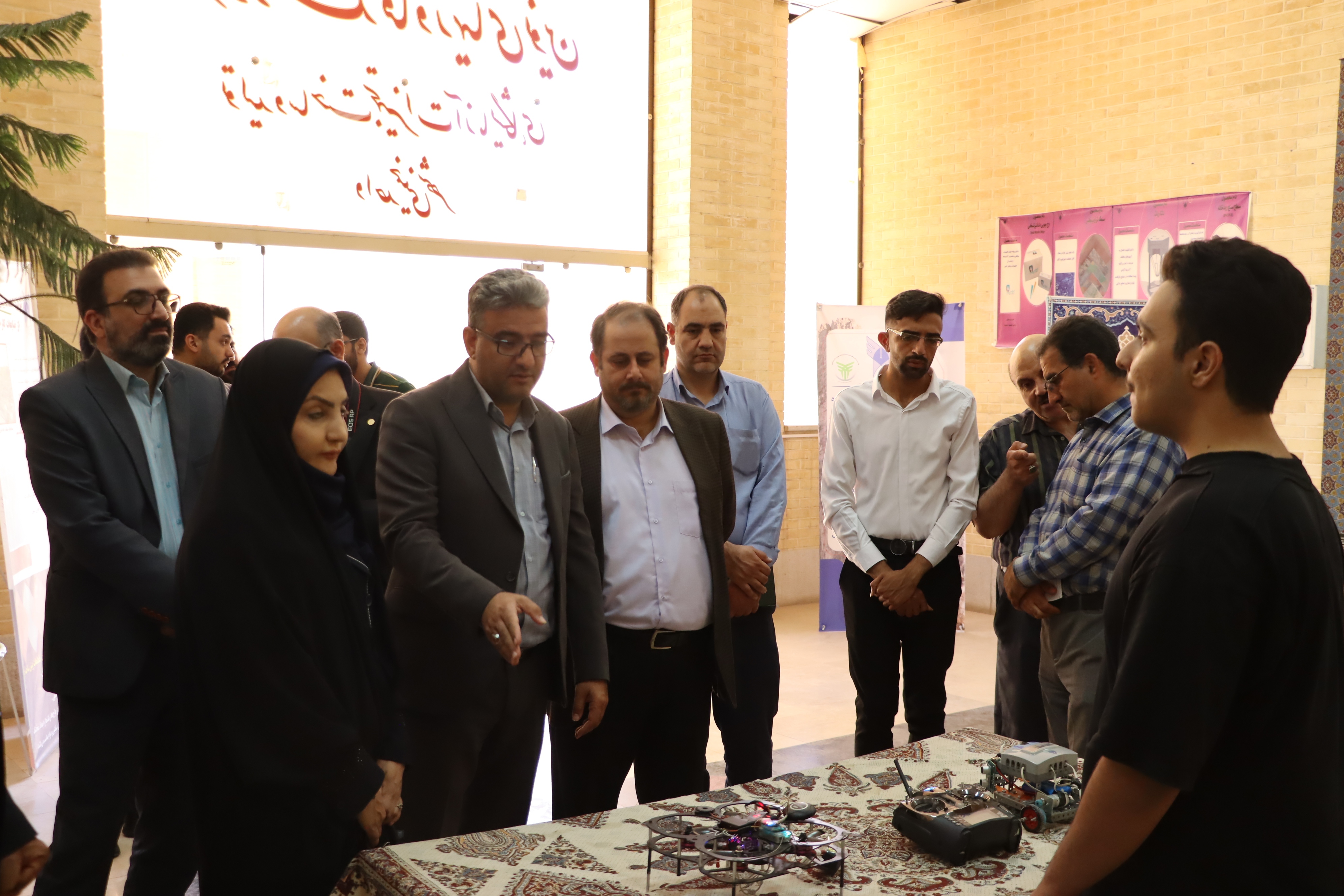 ثبت ۵۸ اختراع به دست دانش‌پژوهان جوان دانشگاه آزاد خمینی‌شهر؛ جزئیاتی از طرح ملی «همیار صنعت»