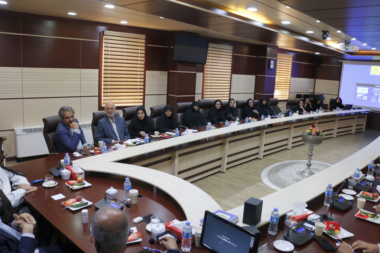 تقویت فرهنگ مهدوی، تقریب مذاهب و مشارکت خیّرین راهبرد مسیر گفتمانسازی فرهنگی و دینی در دانشگاهها تقویت فرهنگ مهدوی، تقریب مذاهب و مشارکت خیّرین راهبرد مسیر گفتمانسازی فرهنگی و دینی در دانشگاهها