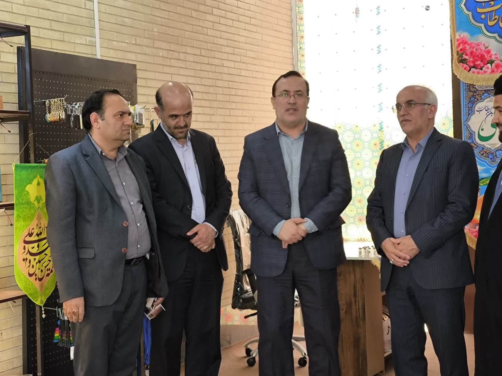 عرضه محصولات فرهنگی با هدف ارتقای فضای انقلابی و فرهنگی