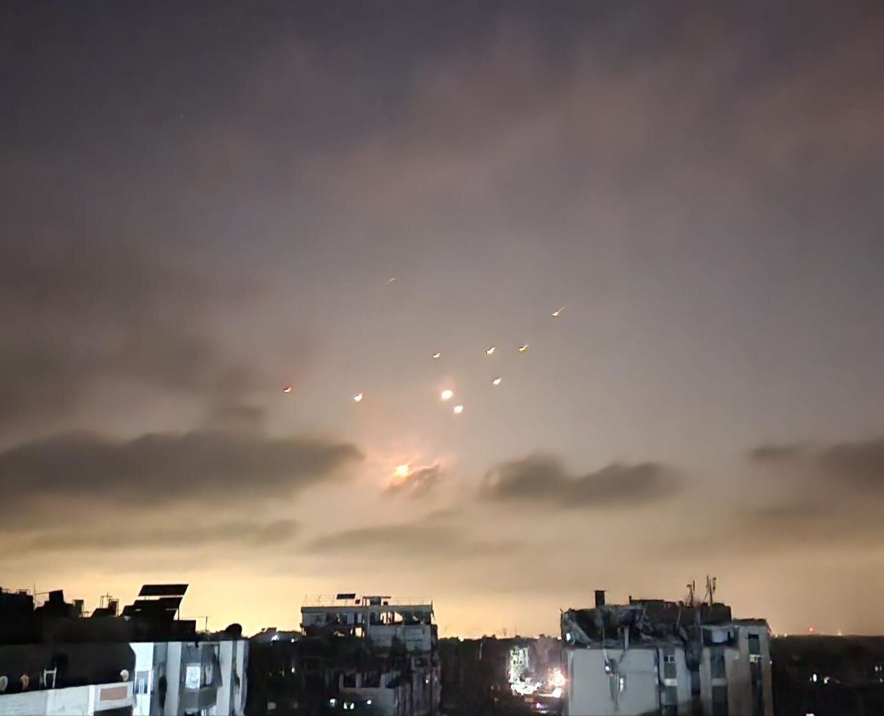 آغاز موج دوم عملیات «وعده صادق ۳»؛ پاسخ سخت ایران ادامه دارد آغاز موج دوم عملیات «وعده صادق ۳»؛ پاسخ سخت ایران ادامه دارد