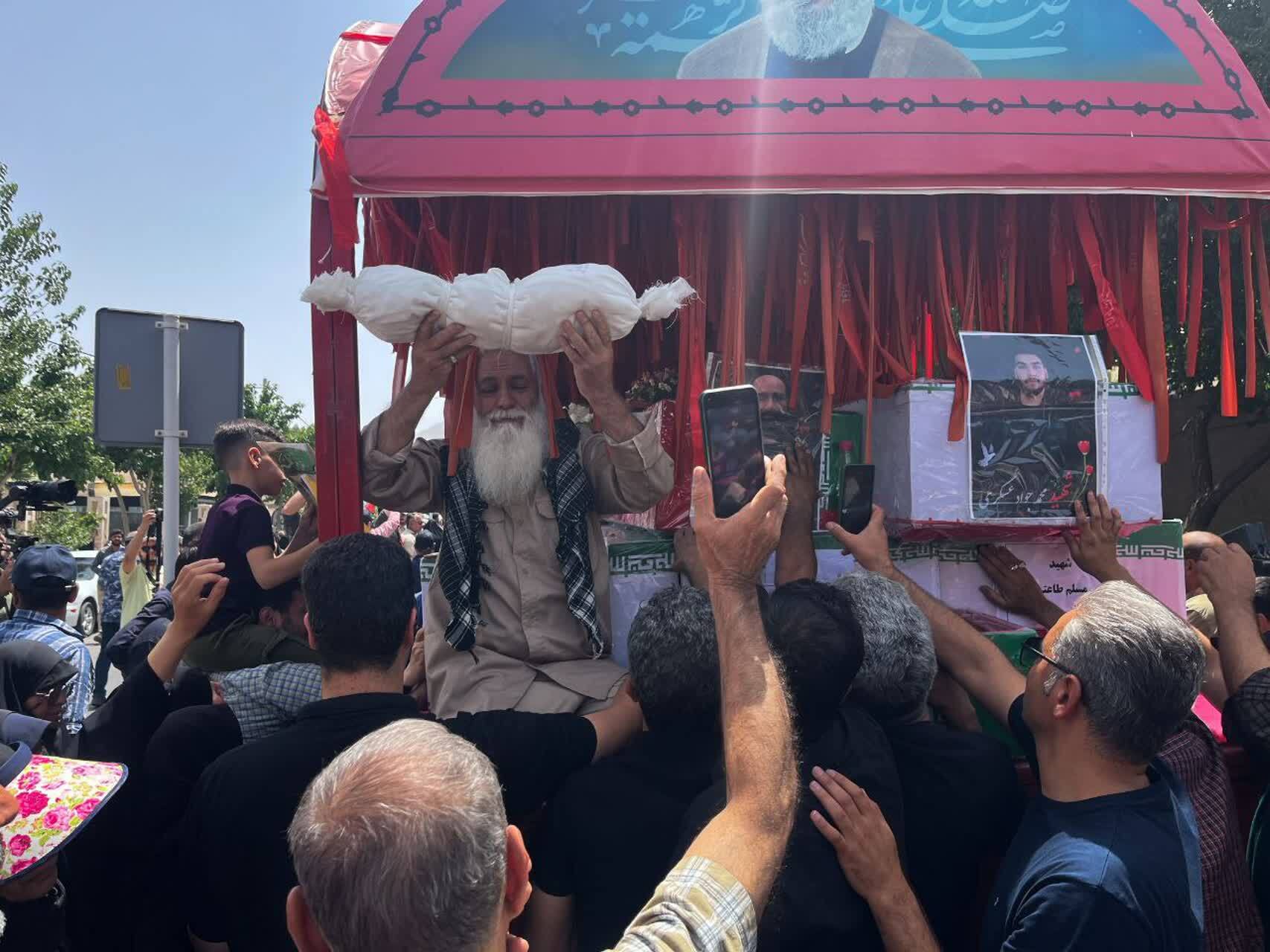 گزارش لحظه به لحظه آنا از روز هشتم تجاوز رژیم صهیونیستی به برخی استانها + عکس و فیلم گزارش لحظه به لحظه آنا از روز هشتم تجاوز رژیم صهیونیستی به برخی استانها + عکس و فیلم