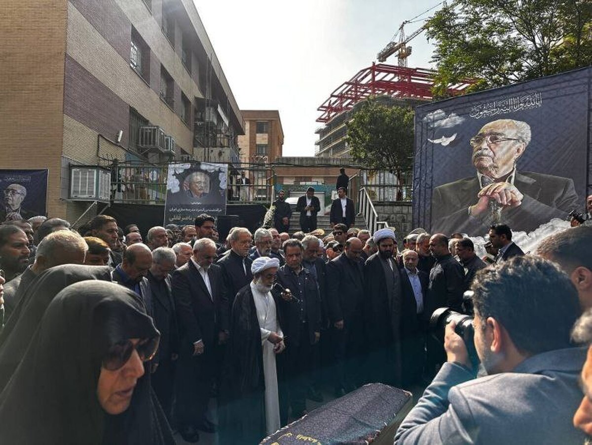 حضور رئیس‌جمهور در مراسم تشییع رئیس فقید جامعه خیرین مدرسه‌ساز