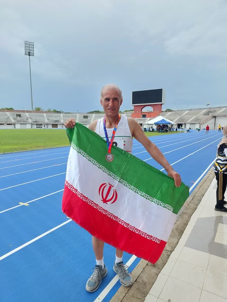 دوومیدانیکار دانشگاه آزاد در مسابقات بینالمللی پیشکسوتان برنزی شد دوومیدانیکار دانشگاه آزاد در مسابقات بینالمللی پیشکسوتان برنزی شد