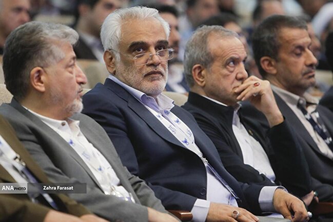 دانشگاه آزاد اسلامی در گذار به گام دوم: از دانشگاه مدرک‌محور به دانشگاه جامعه‌پرداز، تمدن‌ساز و پیشرو